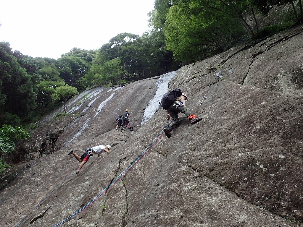 2015年度 広沢寺ゲレンデ山行 弁天岩の写真（7月18日）